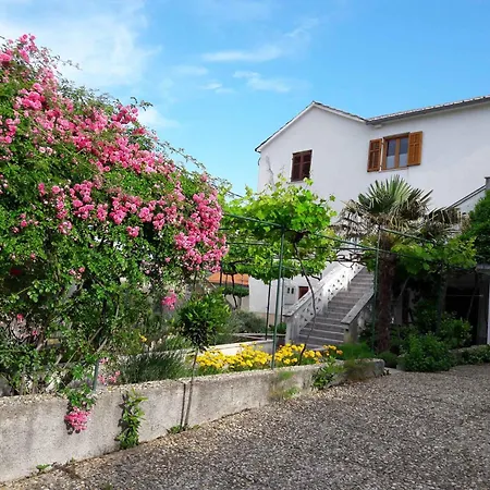 아파트 Dobrinj 2 *