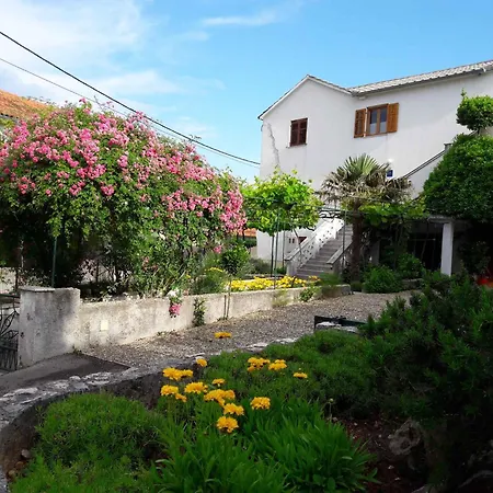 아파트 Dobrinj 2 *