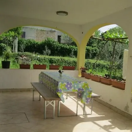 Apartment Dobrinj 2 *