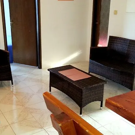 Dobrinj 2 *