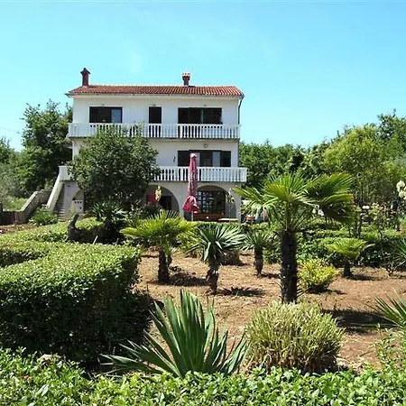 Apartment Dobrinj 2 *